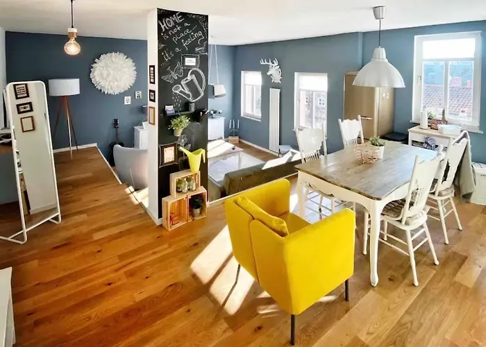 Stylish And Cosy In A Cultural Monument *